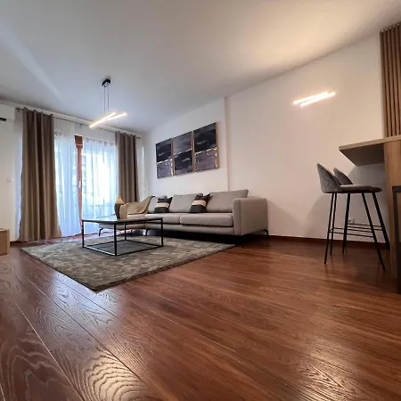 White Homes 3 - Master Quart Apartment